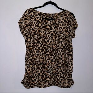 FLT Studio women’s size large short sleeve leopard print top